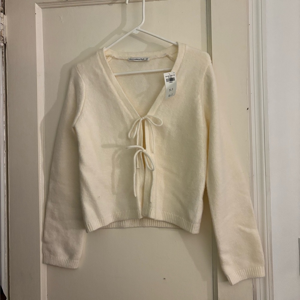 Abercrombie & Fitch Tie sweater, size XS but fits a S
